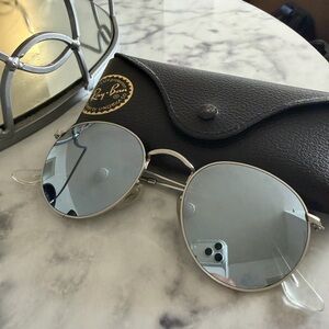 Ray-Ban Silver Mirrored Round Sunglasses